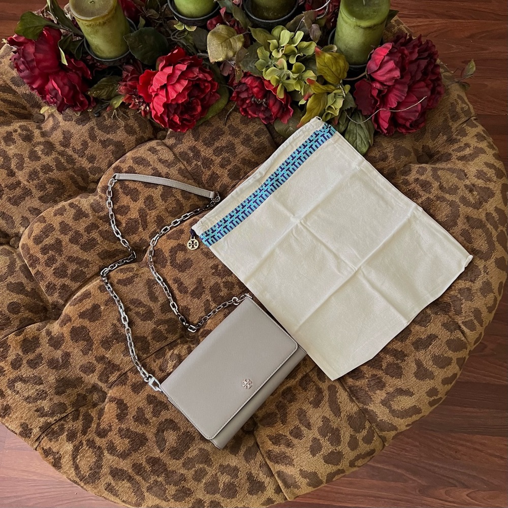 Tory Burch Taupe Robinson Crossbody Chain Wallet with silver chain strap